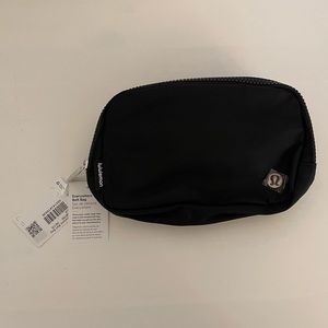 Lululemon Everywhere Belt Bag NWT